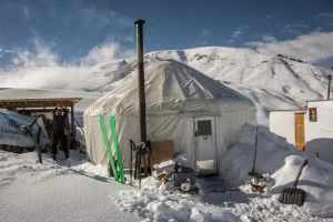 Yurt-based Ski-touring in Tau Turgen (3 days)