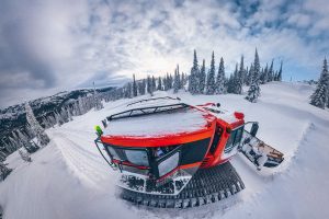 Snowcat Skiing and Boarding in Ridder (7 days)
